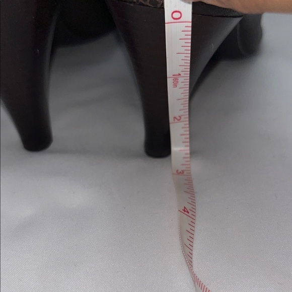 ChicLeather Women's Heels used good condition - Picture 6 of 16